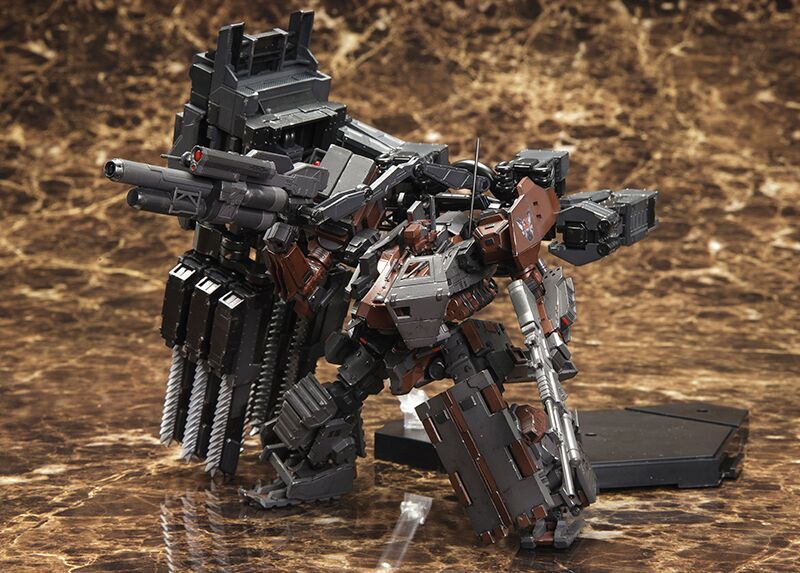 Armored Core V UCR-10/A Vengeance Model Kit Gallery Image 10