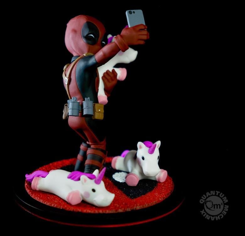Marvel Q-Fig Deadpool #Unicornselfie Gallery Image 4