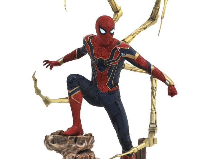 Avengers: Infinity War Gallery Iron Spider Figure Diorama Gallery Image 1