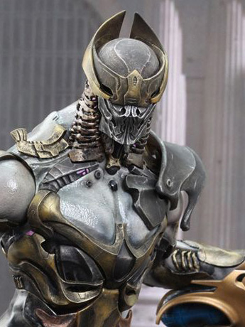 The Avengers MMS227 Chitauri Commander 1/6th Scale Collectible Figure + $150 BBTS Store Credit Bonus Gallery Image 2