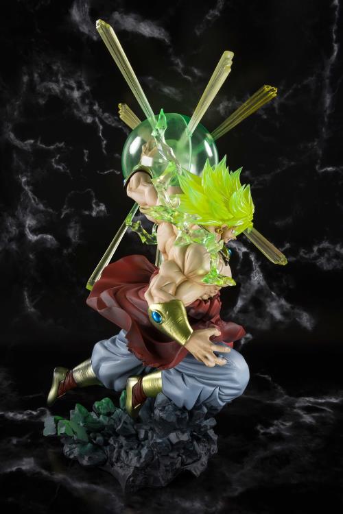 Dragon Ball Z FiguartsZERO Super Saiyan Broly (The Burning Battles) Gallery Image 5
