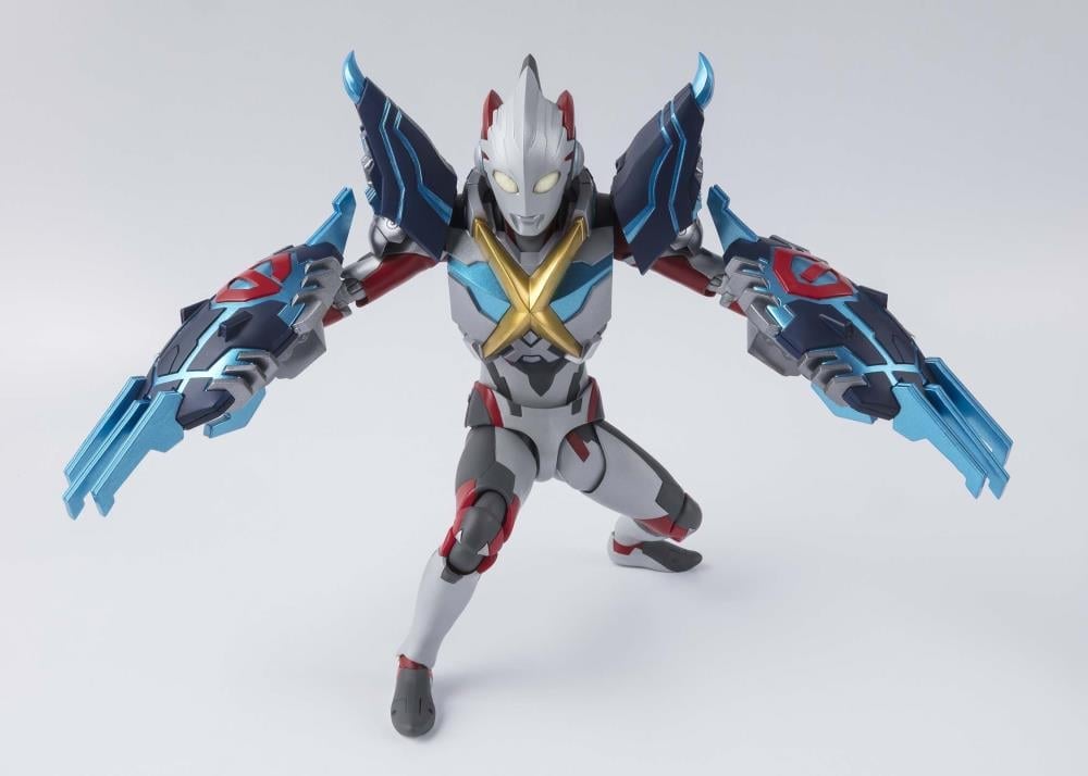Ultraman X S.H.Figuarts Ultraman X Action Figure And Gomora Armor Set