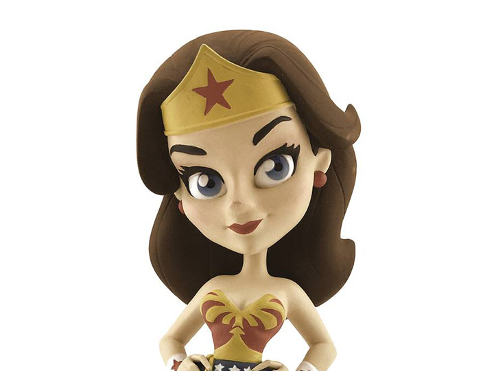 Wonder Woman (Lynda Carter) Vinyl Figure Retro Summer Exclusive Gallery Image 1