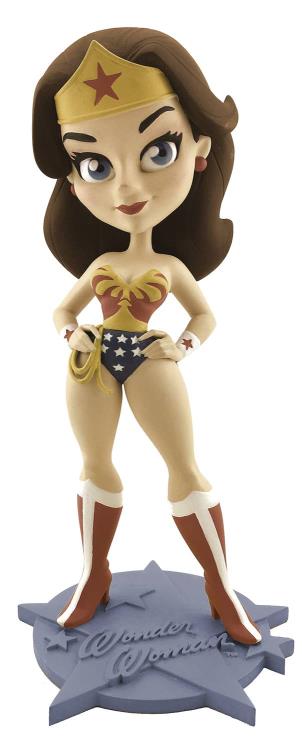 Wonder Woman (Lynda Carter) Vinyl Figure Retro Summer Exclusive Gallery Image 3