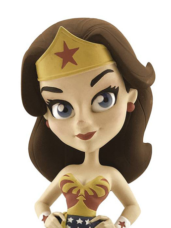 Wonder Woman (Lynda Carter) Vinyl Figure Retro Summer Exclusive Gallery Image 2