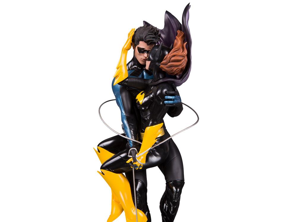 DC Designer Series Nightwing & Batgirl Statue (Ryan Sook) Gallery Image 4