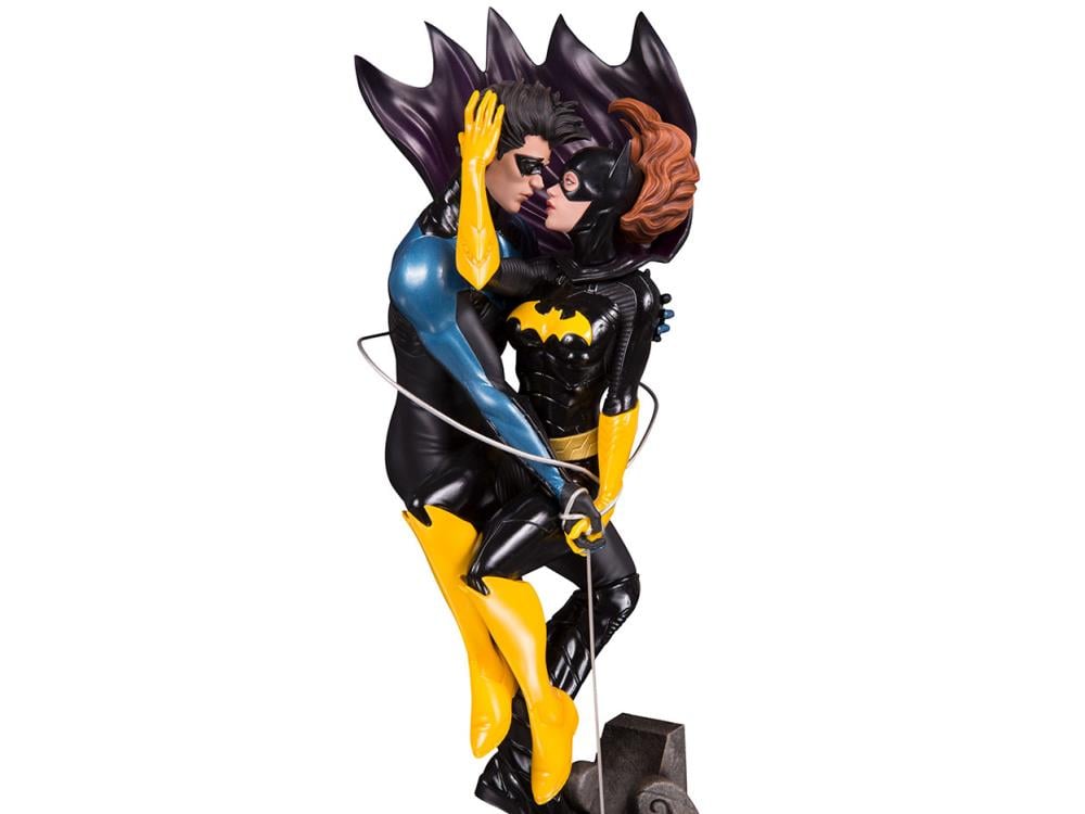 DC Designer Series Nightwing & Batgirl Statue (Ryan Sook) Gallery Image 7