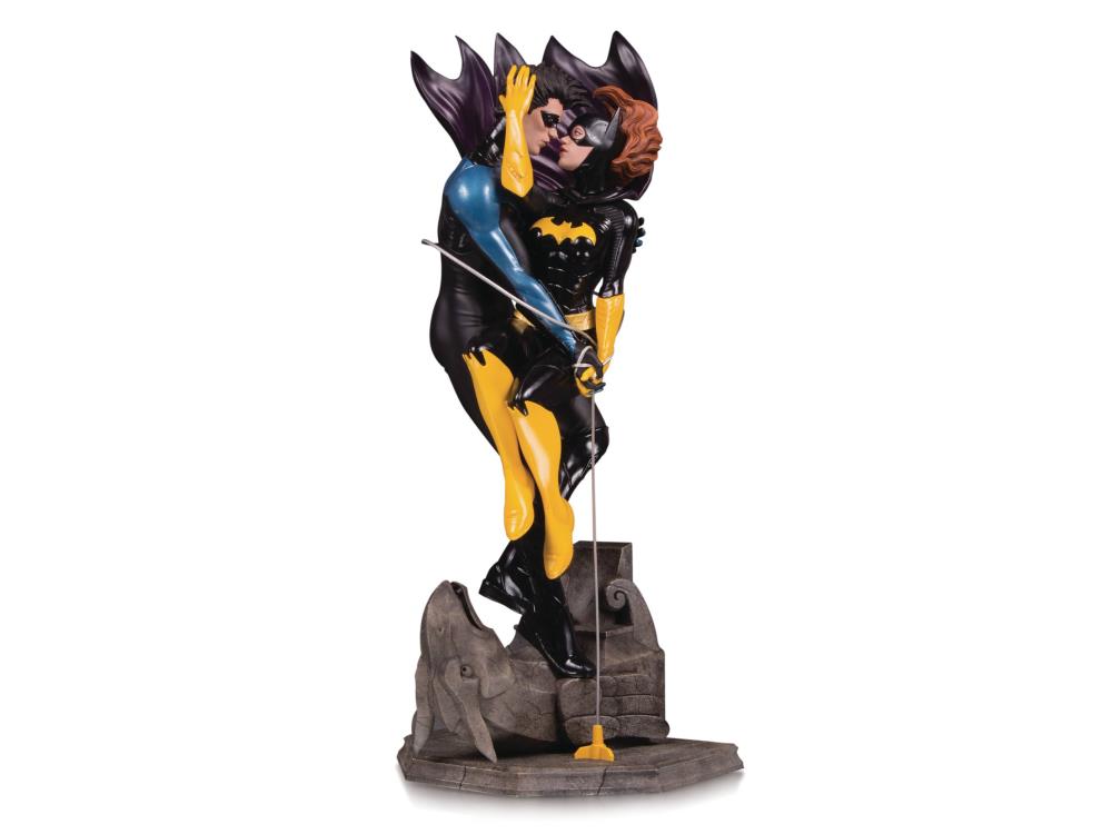 DC Designer Series Nightwing & Batgirl Statue (Ryan Sook) Gallery Image 3