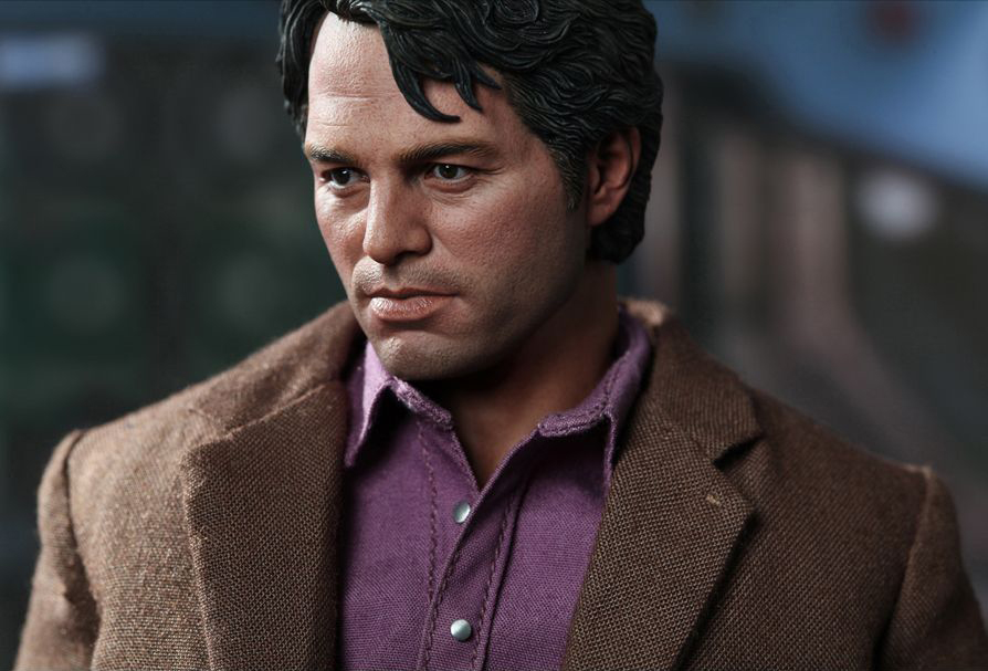 The Avengers MMS229 Bruce Banner 1/6th Scale Collectible Figure + $75 BBTS Store Credit Bonus Gallery Image 7