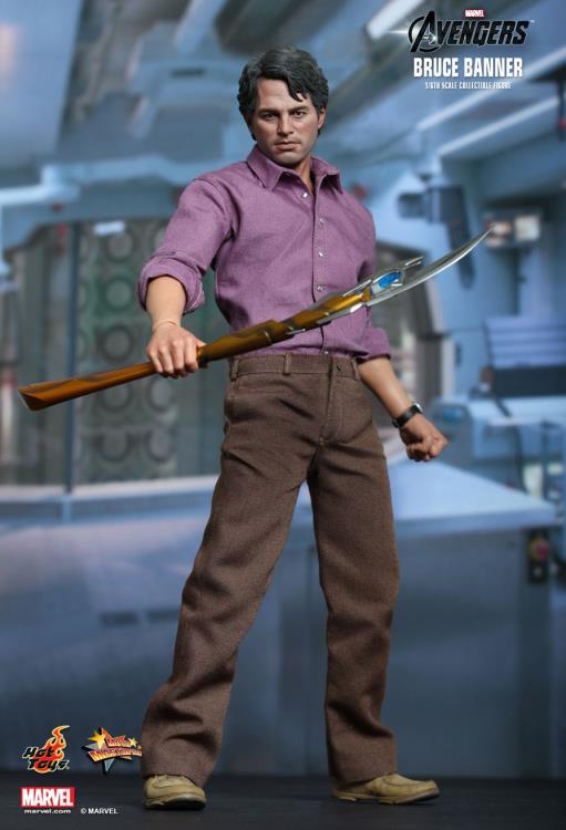 The Avengers MMS229 Bruce Banner 1/6th Scale Collectible Figure + $75 BBTS Store Credit Bonus Gallery Image 4