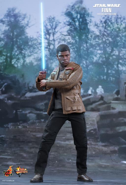 Star Wars: The Force Awakens MMS345 Finn 1/6th Scale Collectible Figure + $125 BBTS Store Credit Bonus Gallery Image 3