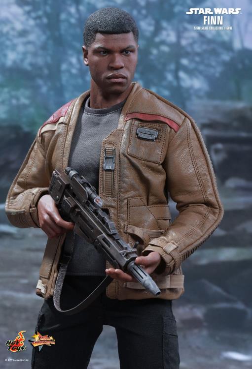 Star Wars: The Force Awakens MMS345 Finn 1/6th Scale Collectible Figure + $125 BBTS Store Credit Bonus Gallery Image 5