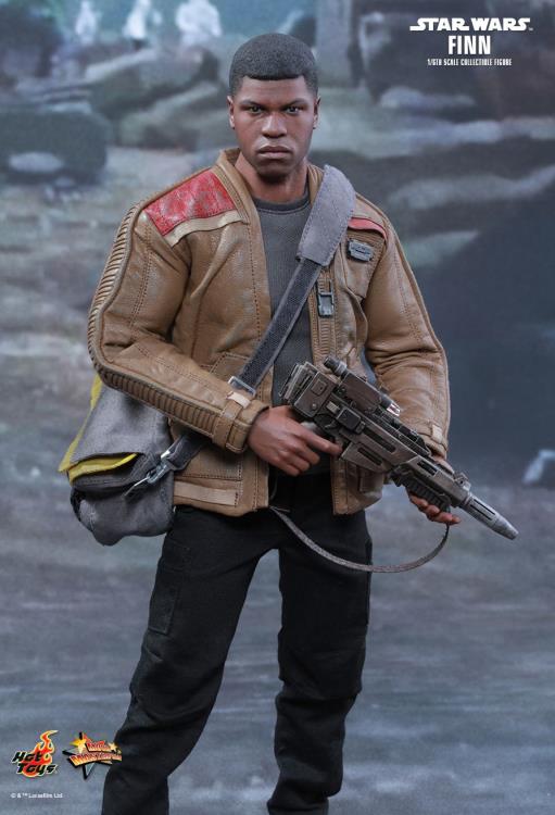 Star Wars: The Force Awakens MMS345 Finn 1/6th Scale Collectible Figure + $125 BBTS Store Credit Bonus Gallery Image 6