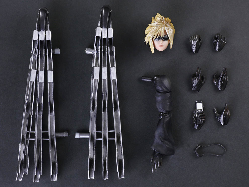 Final Fantasy VII: Advent Children Play Arts Kai Cloud Strife & Fenrir Gallery Image 11