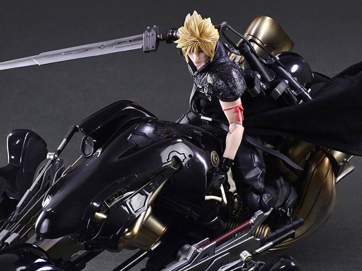 Final Fantasy VII: Advent Children Play Arts Kai Cloud Strife & Fenrir Gallery Image 1