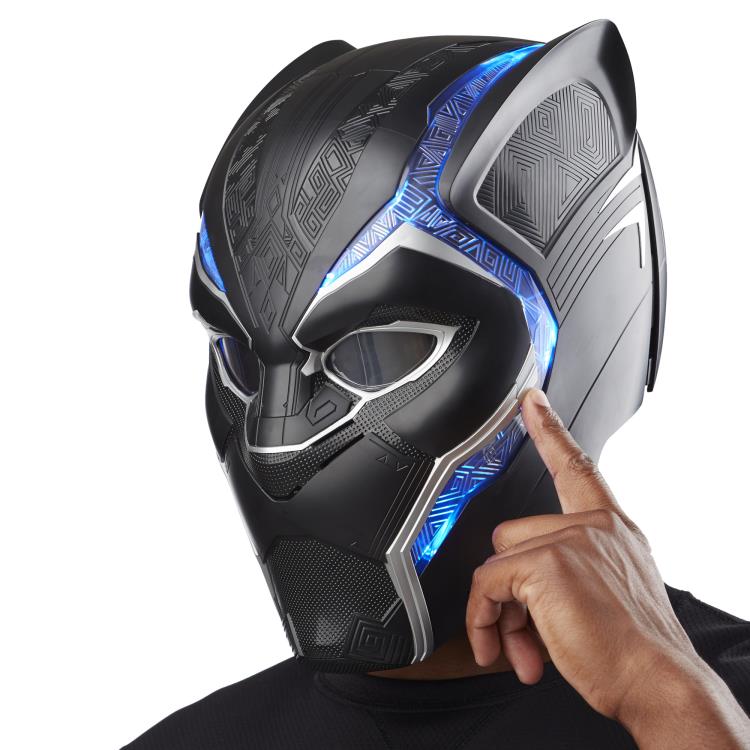 Marvel Legends Black Panther 1:1 Scale Wearable Helmet Gallery Image 4