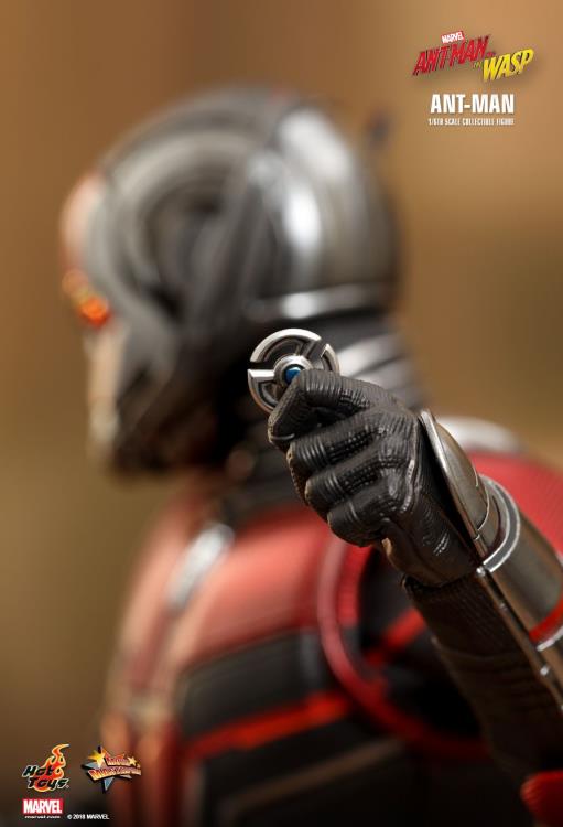 Ant-Man and the Wasp MMS497 Ant-Man 1/6th Scale Collectible Figure Gallery Image 12