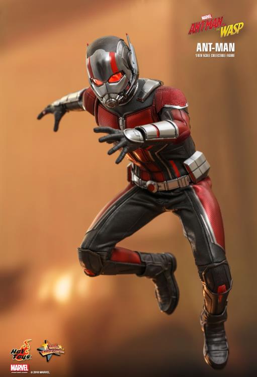 Ant-Man and the Wasp MMS497 Ant-Man 1/6th Scale Collectible Figure Gallery Image 9