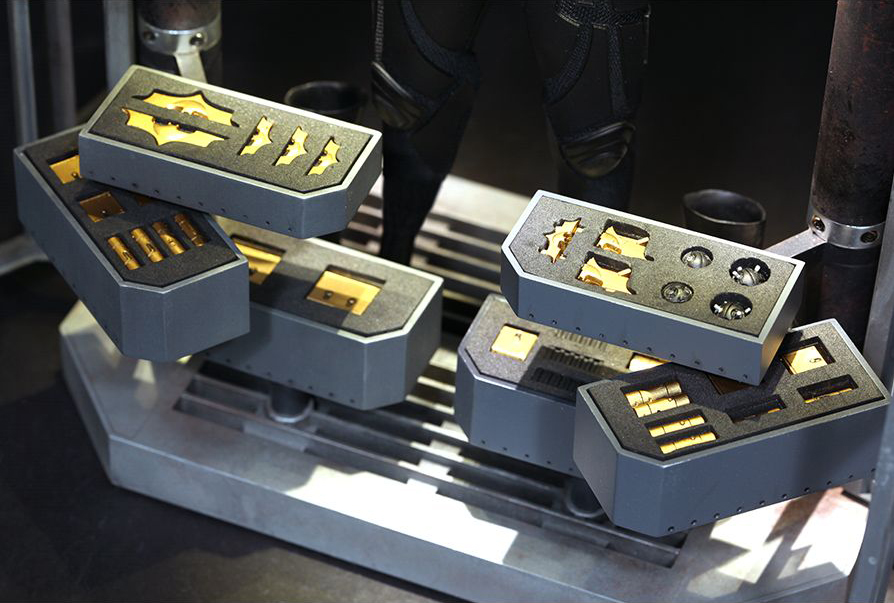 The Dark Knight MMS236 Batman Armory with Bruce Wayne & Alfred Pennyworth 1/6th Scale Collectible Set Gallery Image 11