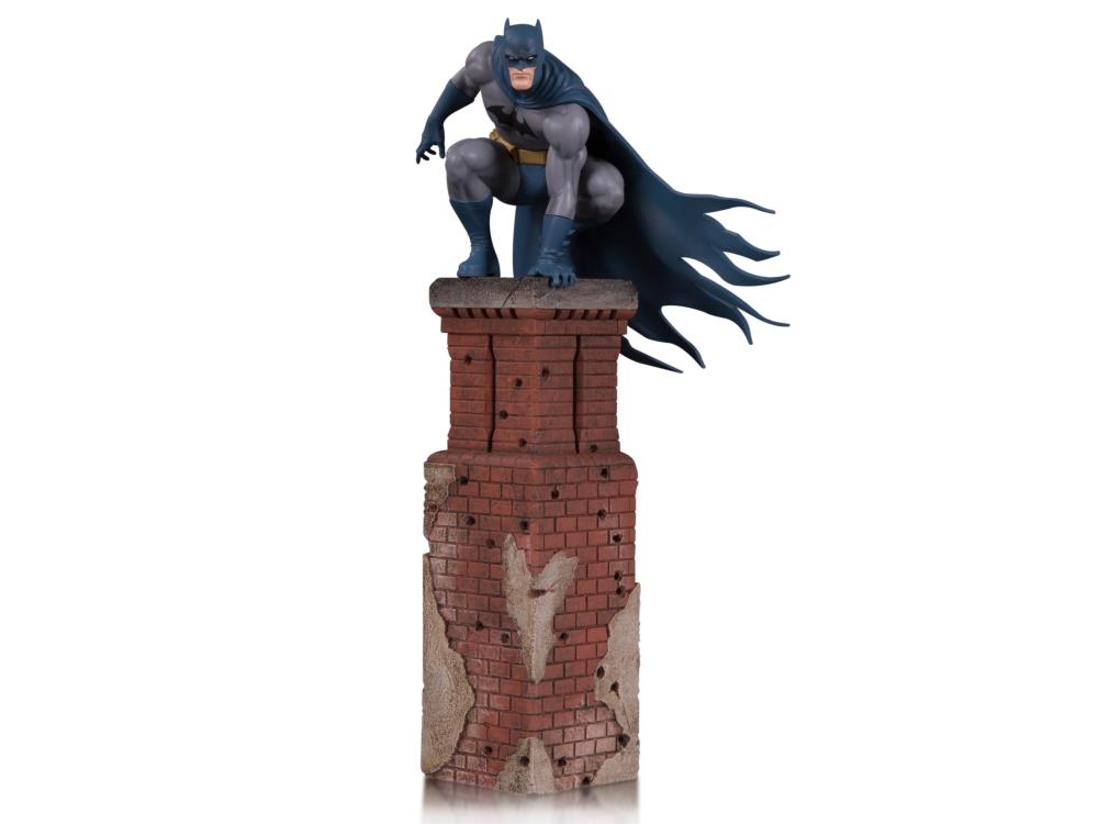 DC Comics Bat Family Batman Multi-Part Statue Diorama Gallery Image 3