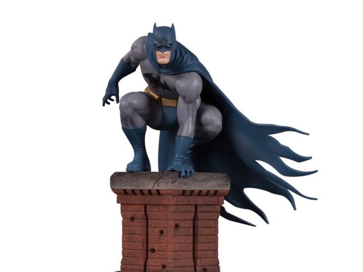 DC Comics Bat Family Batman Multi-Part Statue Diorama Gallery Image 1