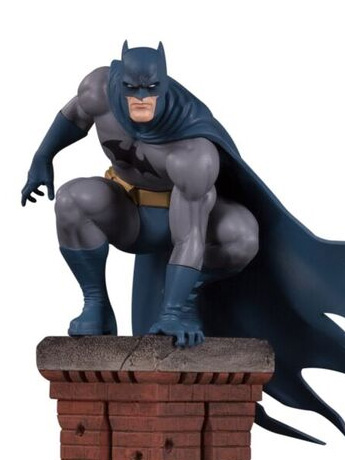 DC Comics Bat Family Batman Multi-Part Statue Diorama Gallery Image 2