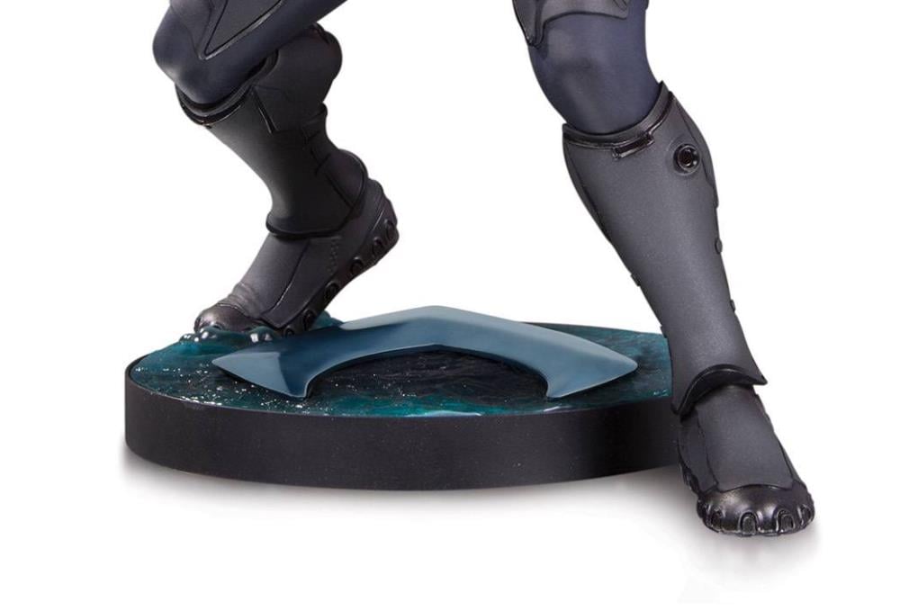 Aquaman Black Manta Statue Gallery Image 3