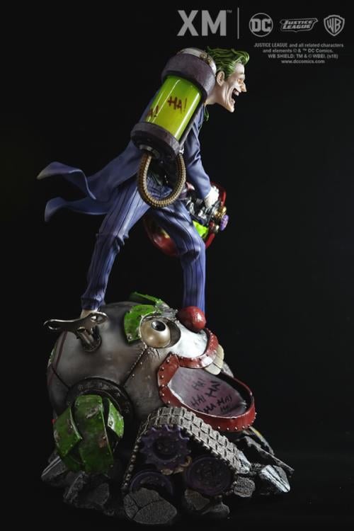 DC Rebirth Premium Collectibles Joker Statue Gallery Image 4