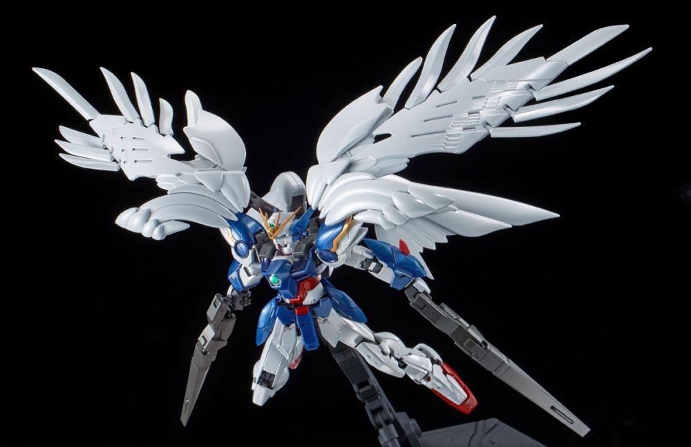 Gundam Wing: Endless Waltz RG Wing Gundam Zero & Drei Zwerg (Titanium Finish) Exclusive 1/144 Scale Model Kit Gallery Image 9