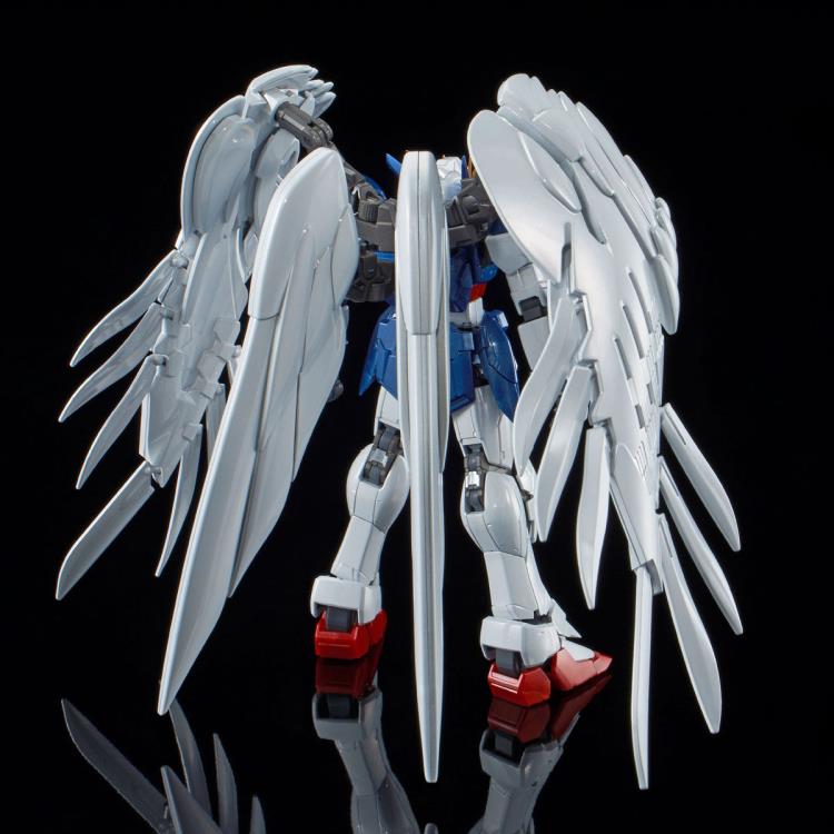 Gundam Wing: Endless Waltz RG Wing Gundam Zero & Drei Zwerg (Titanium Finish) Exclusive 1/144 Scale Model Kit Gallery Image 4