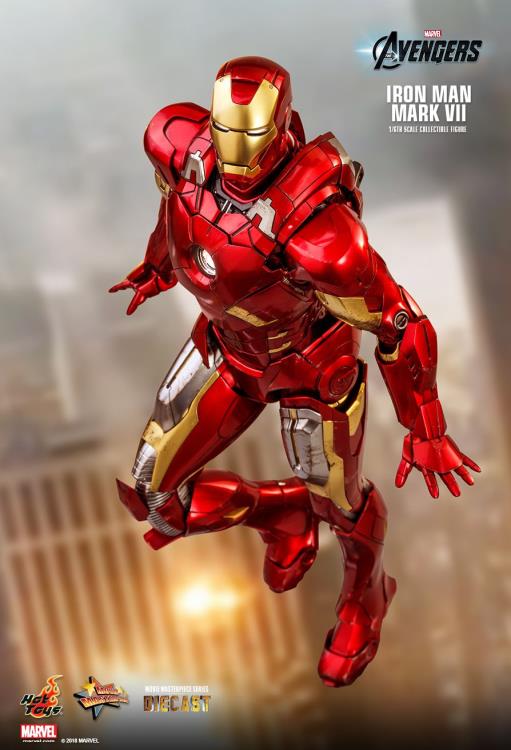 The Avengers MMS500D27 Iron Man Mark VII 1/6 Scale Collectible Figure Gallery Image 4