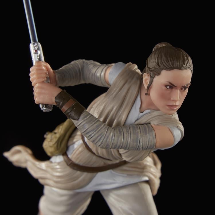 Star Wars: The Black Series Centerpiece 04 Rey Statue Gallery Image 7
