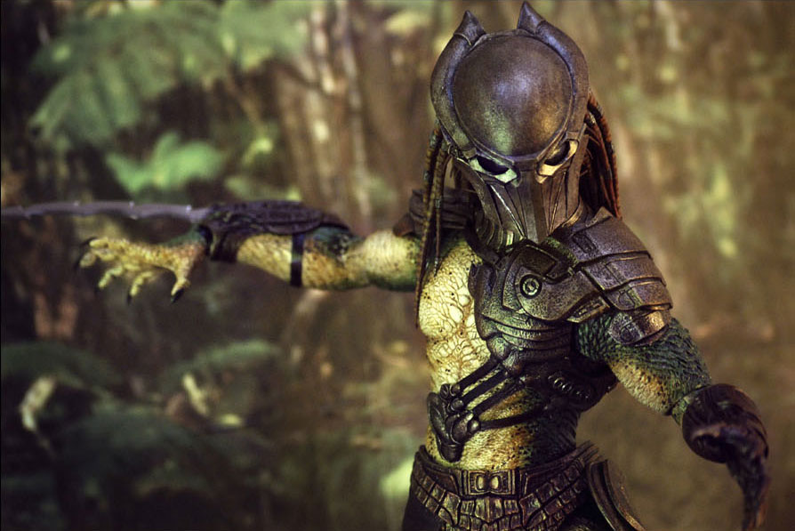 Predators MMS137 Falconer Predator 1/6th Scale Collectible Figure Gallery Image 19