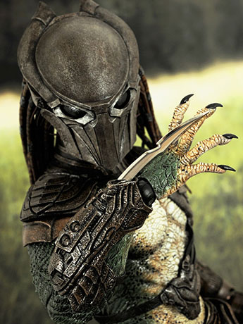 Predators MMS137 Falconer Predator 1/6th Scale Collectible Figure Gallery Image 2
