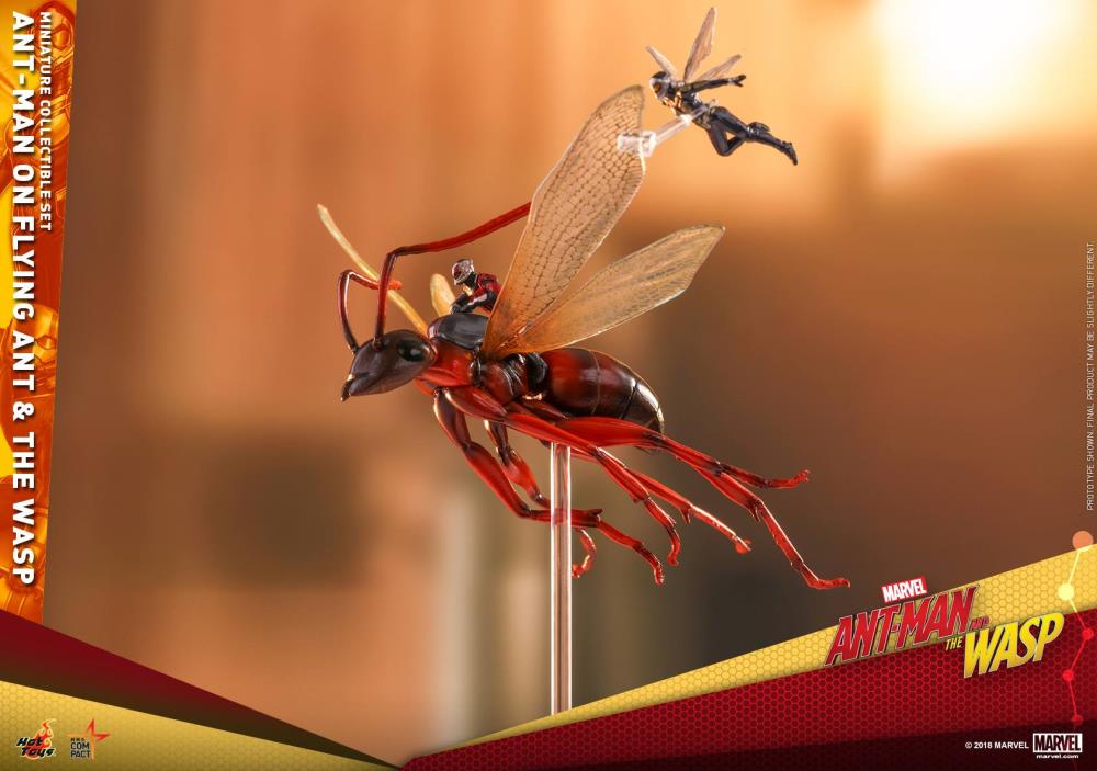 Ant-Man and the Wasp MMSC004 Ant-Man on Flying Ant & The Wasp Miniature Collectible Set Gallery Image 6