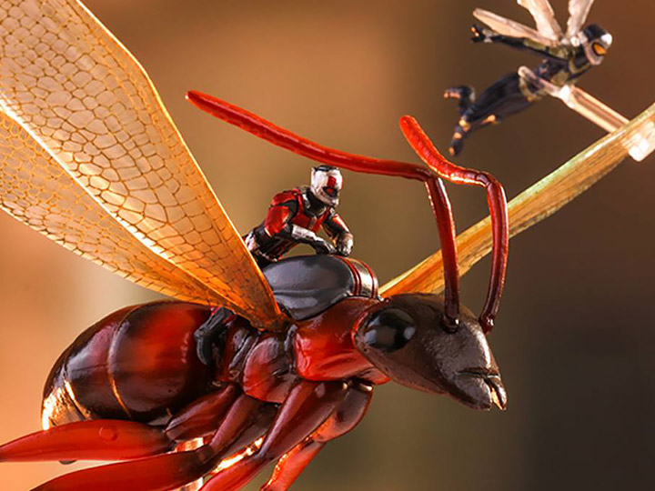 Ant-Man and the Wasp MMSC004 Ant-Man on Flying Ant & The Wasp Miniature Collectible Set Gallery Image 1