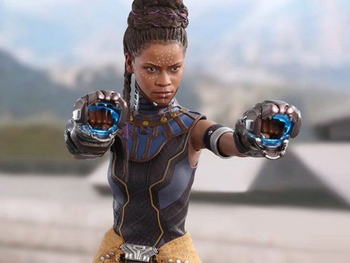 Black Panther MMS501 Shuri 1/6th Scale Collectible Figure Gallery Image 1