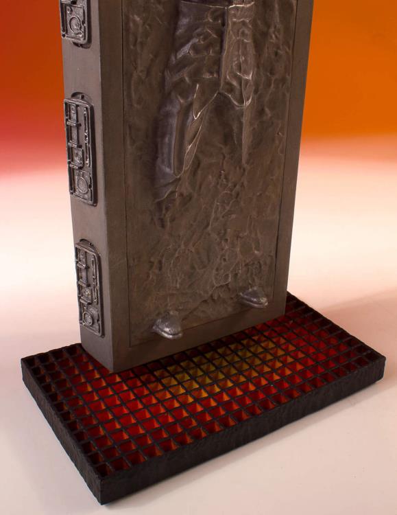 Star Wars Collector's Gallery Han Solo (Carbonite) Statue Gallery Image 14