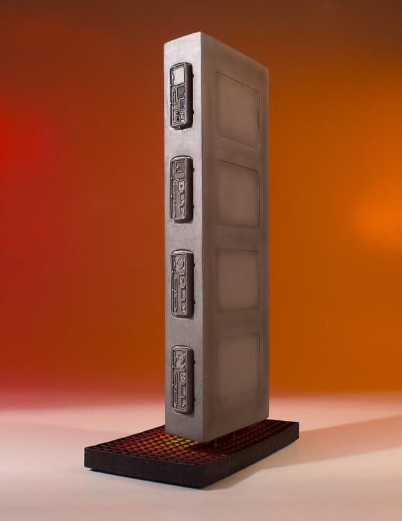 Star Wars Collector's Gallery Han Solo (Carbonite) Statue Gallery Image 6