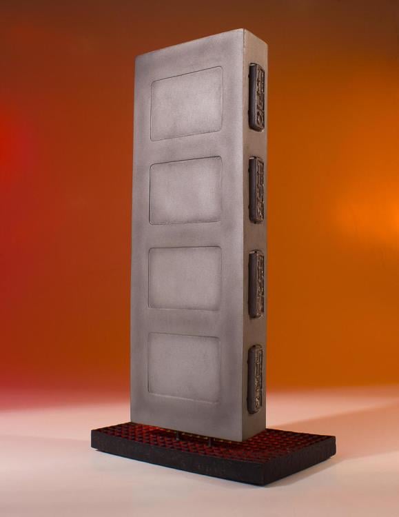 Star Wars Collector's Gallery Han Solo (Carbonite) Statue Gallery Image 10