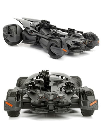 Justice League Metals Die Cast Batman & 1/24 Scale Batmobile Gallery Image 2