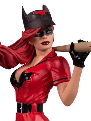 DC Bombshells Batwoman (Away Uniform) Limited Edition Statue Gallery Image 2