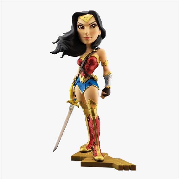 Wonder Woman (Gal Gadot) Vinyl Figure Gallery Image 3