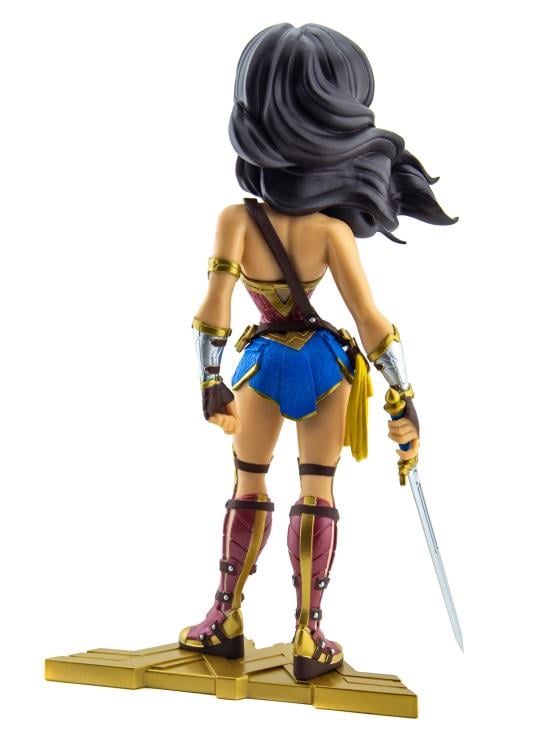 Wonder Woman (Gal Gadot) Vinyl Figure Gallery Image 6