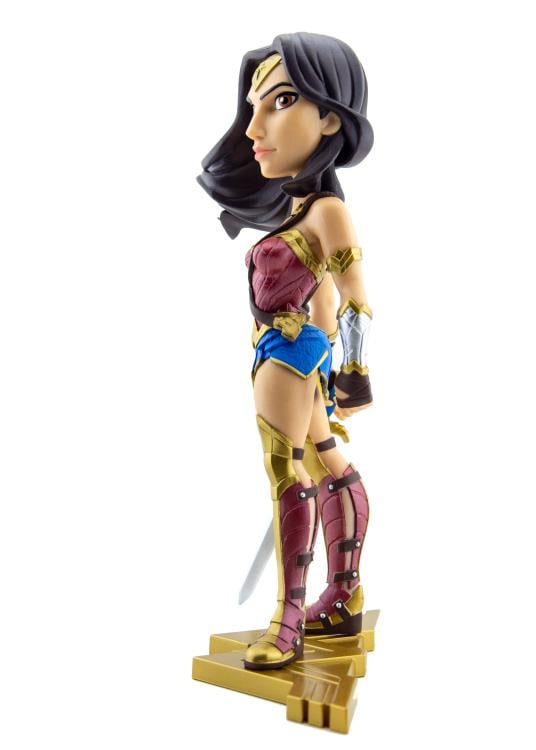 Wonder Woman (Gal Gadot) Vinyl Figure Gallery Image 4