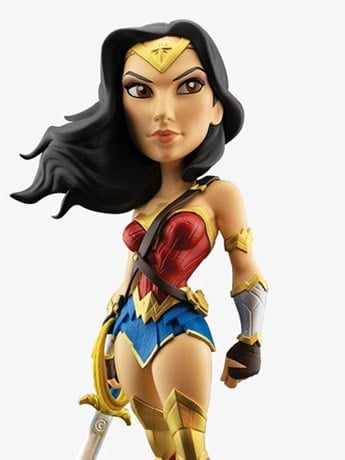 Wonder Woman (Gal Gadot) Vinyl Figure Gallery Image 2