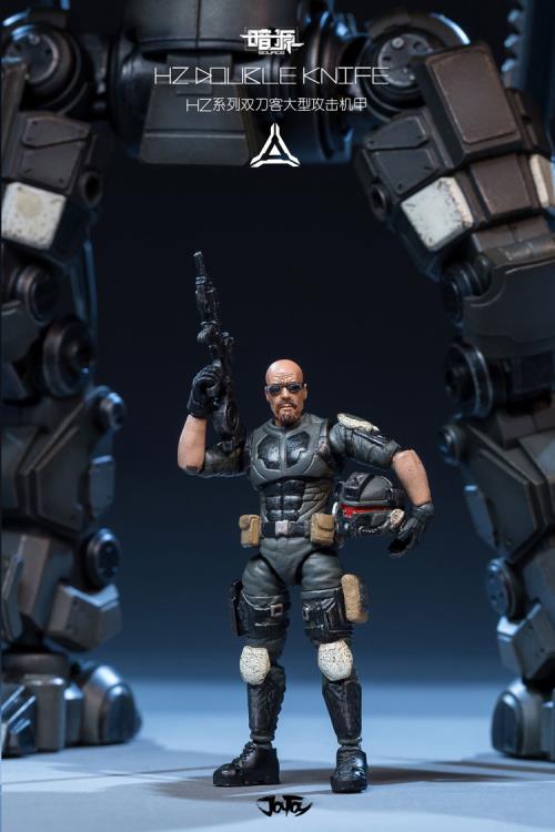 Dark Source HZ Double Knife 1/24 Scale Figure Gallery Image 16