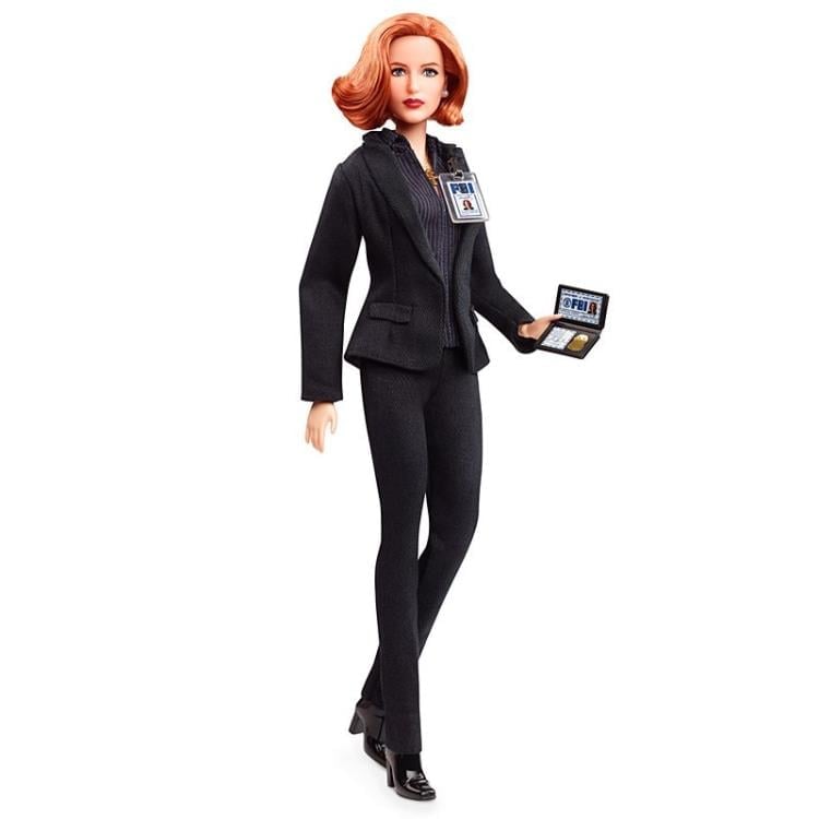 The X-Files Barbie Agent Dana Scully Gallery Image 4