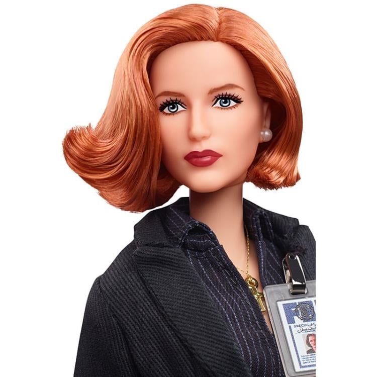 The X-Files Barbie Agent Dana Scully Gallery Image 7