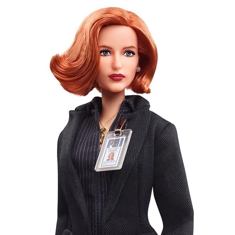 The X-Files Barbie Agent Dana Scully Gallery Image 5